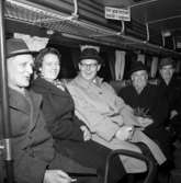 Styrelsen för Huskvarna stad på rundtur med nya Metropolitanbussen den 12 december 1956.