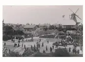 Hantverks och industriutställningen i Varberg 1904. Till höger syns den för tillfället uppbyggda serveringspaviljongen som senare flyttades till Påskberget.