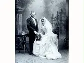 Bröllopsbild 1898. Bruden är Mathildas syster Nathalia. Hon gifte sig med direktör Adolf Alling. Paret bosatte sig i Stockholm.