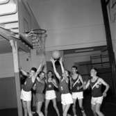 Basket i Idrottshuset i Huskvarna på 1960-talet.
