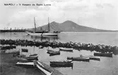 Napoli - Il Vesuvio de Santa Lucia.

Den avbildade ånglustyachten i fotografiet kan vara fartyget Sheelah som ägdes av Ethel Beatty, amiral David Beattys hustru.