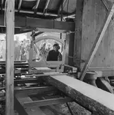 Börje Andersson sågar.