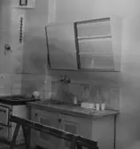 Köket i Karl fröbergs lägenhet i stora förvaringsskjulet. Mått 2,9 x 5,5. Fröberg gjorde en genomgripande reparation av lägenheten innan han flyttade in där 1925.