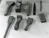 Diverse verktyg mest skrapor, funna i Fröbergs Verktygslåda. Ägare Fröbergs Båtvarv.