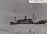 Lastångfartyget URANIA utsatt för isskruvning.