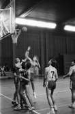 Basketmatch i Ekenhallen i Kållered, år 1985.

För mer information om bilden se under tilläggsinformation.