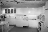 Bild från IKEA i Kållered, år 1985. IKEA-köket.
Fotografi taget av Harry Moum, HUM, Mölndals-Posten.