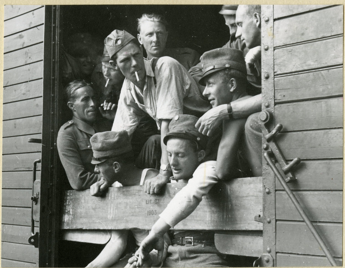 Ingvar Hammar, Movement of the troops by train during the standby period.