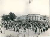 Uppställning på torget i Vänersborg inför öppnandet av jubileumsutställningen 21 juni 1944.