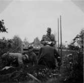 Västra Tunhem sn, utgrävning vid Hästevadet 1948-49. La. Svensson leder arbetet .  Foto: Vänersborgs Museum. Neg 1406 d