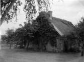 Västra Tunhem sn. Västra Tunhems prästgård,  Brygggus fr N. Foto: N.I.S. 1948, Vänersborgs Museum. Neg 1405 i