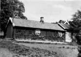 Västra Tunhem sn. Västra Tunhems prästgård, Fd arrendatorsbyggnad. Foto: N.I.S. 1948, Vänersborgs Museum. Neg 124 k
