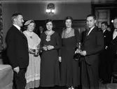 Landshövding Sigfrid Linnér med grupp, sannolikt i samband med prisutdelning på Uppsala slott, Uppsala, 1935