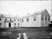 Läroverket, gårdsplanen vid gymnastiksalen. Vänersborg