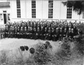 Wargöns AB.

Från jubileumsdagen, (75 år) söndagen den 19 juni 1949.
Medaljörer utanför kapellet.
De som hade 25-30 tjänsteår fick medalj i kapellet, utdelad av landshövding Wilhelm Lundvik. Över 30 tjänsteår fick medalj i Västra Tunhems kyrka, utdelad av biskop Gustaf Ljunggren.