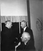 Wargöns AB.

Från jubileumsdagen, (75 år) söndagen den 19 juni 1949.
Biskop Ljunggren, Landshövding Lundvik och Disponent de Verdier.