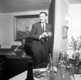 Wargöns AB. Byggnation av PM 5 1959-60. Foto och påförd text av dåvarande ritkontorschefen Ragnar Söderberg.

På Hemgården med SIAB i samband med att nya pappersbruket och PM 5 står klart.