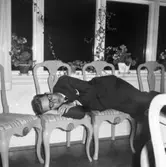 Wargöns AB. Byggnation av PM 5 1959-60. Foto och påförd text av dåvarande ritkontorschefen Ragnar Söderberg.

På Hemgården med SIAB i samband med att nya pappersbruket och PM 5 står klart.

Efter festen