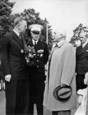 Wargöns AB.
Konungen på Eriksgata genom Vargön den 15 augusti 1951. Fr.v. Konung Gustaf VI Adolf, landshövding Richert och disponent de Verdier.