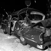 Personbil i krock med snöplog i Huskvarna på 1960-talet.