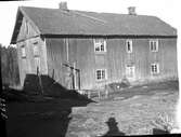 Arbetarebostad vid gamla bruket från öster  Rådanefors  Ödeborg