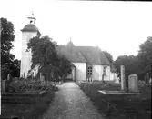 Kyrkan Exteriör  Håbols kyrka