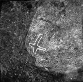 Korsad sten på Stockenäs udde.  Bolstad