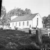 Kyrkan och kyrkogården  Tisselskogs kyrka