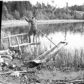 Håletjärn, Valbo-Ryr. Ekbåt.