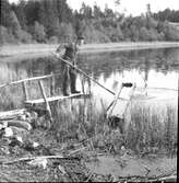 Håletjärn, Valbo-Ryr. Ekbåt.