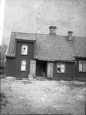 Gårdsinteriör från Sundsgatan med ingång från Edsgatan 16. Förbyggd 1932.  Vänersborg