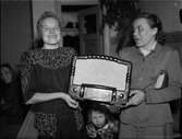Estniska flyktingar får karantänvistelse i Gimo 1944