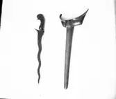 Vapen  21 Ab   Javanesisk dolk med träbalja  Vänersborgs Museum