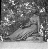 Fridastatyn av Axel Wallenberg 1955  Vänersborg