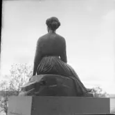 Detalj, Fridastatyn av Axel Wallenberg 1955  Vänersborg