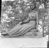 Fridastatyn av Axel Wallenberg 1955  Vänersborg