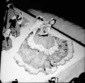 Dockutställning av dockor från hela världen. Dockorna ägs av fru Signhild Häller Göteborg. Vänersborgs Museum