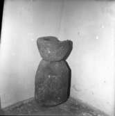 Ödenäs kyrka, vigvattenskål.