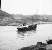 Raset vid Göta Cellulosa 7.6.1957. Båten Perle av Aalborg.