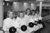 Kållereds lucia-kandidater samlar in pengar på Kållereds bowlinghall, år 1984.

För mer information om bilden se under tilläggsinformation.
