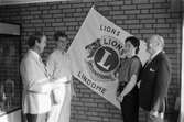 Lindome Lions delar ut kulturstipendium till ungdomar i Lindome, år 1985. 