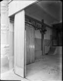 Motordriven skjulport, Esselte