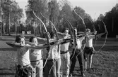 Bågskyttar i Lindome bågskytteklubb, år 1985.

För mer information om bilden se under tilläggsinformation.