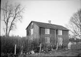 Bostaden och ladugården.  Fågelbacka  Holm