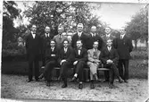 Gruppbild av 12 herrar  Vänersborg