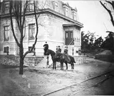 Ing. E Albert med dotter på ridtur.     Trollhättan