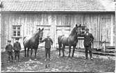 Karl Persson med söner Helge,Anders,Johannes.  Gestad