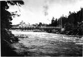 Hängbron över Flottbergsströmmen byggd 1907  Trollhättan