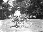 En porträtterad cyklist   Gestad