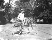 En porträtterad cyklist   Gestad